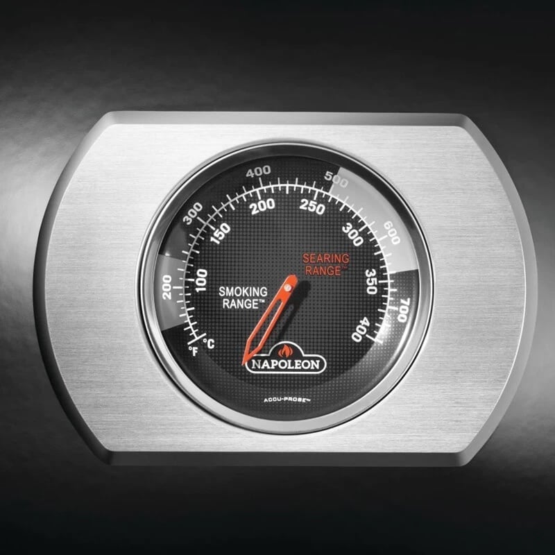 Termometro Napoleon Rogue RPS625 Termometro ACCU-PROBE sul coperchio del Napoleon Rogue RPS625